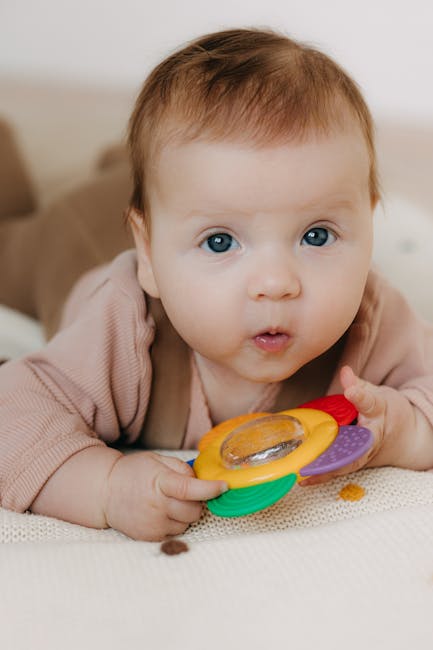 Infant development: Milestones from 4 to 6 months
