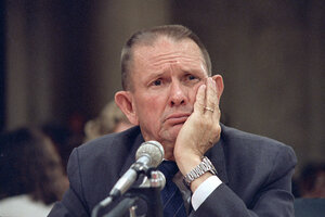 Retired Army Maj. Gen. John Singlaub testifies before the joint House-Senate panels investigating the Iran-Contra affair on Capitol Hill, May 22, 1987. 