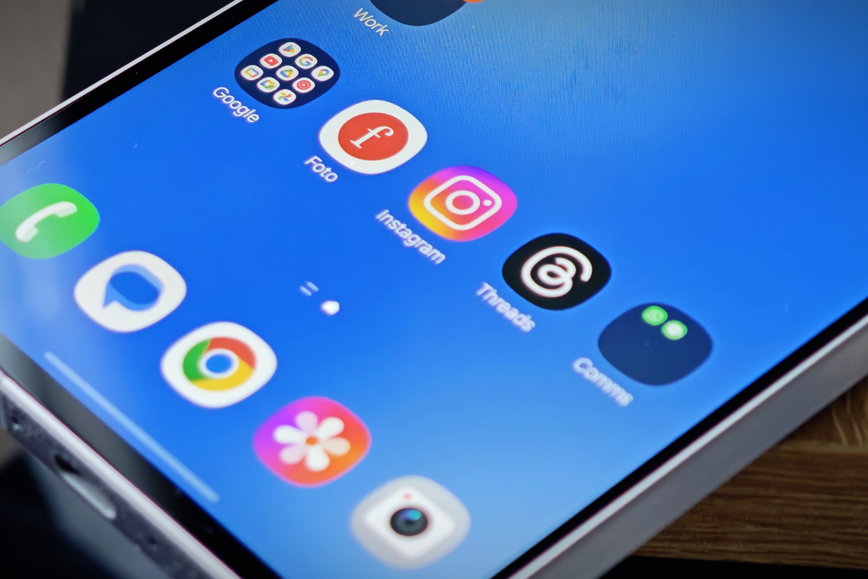 The Foto and Instagram app on an Android phone.