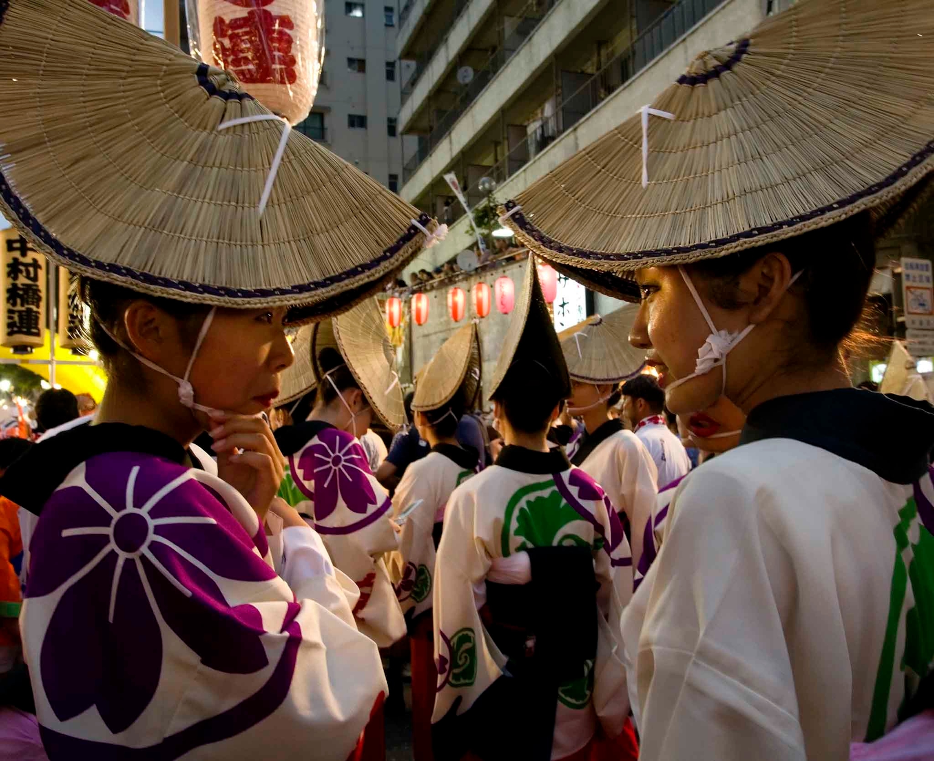 Asia, Japan, Tokyo, Tokyo, big city, Japanese festival, Japanese festivals, dance festival, women, tradition, dance, hats, headgear, straw hat, straw hats, street festival, people, Koenji Awa Odori (Awa Dance) Festival is modeled on the original Awa Odori of Tokushima, Koenji, Tokyo.