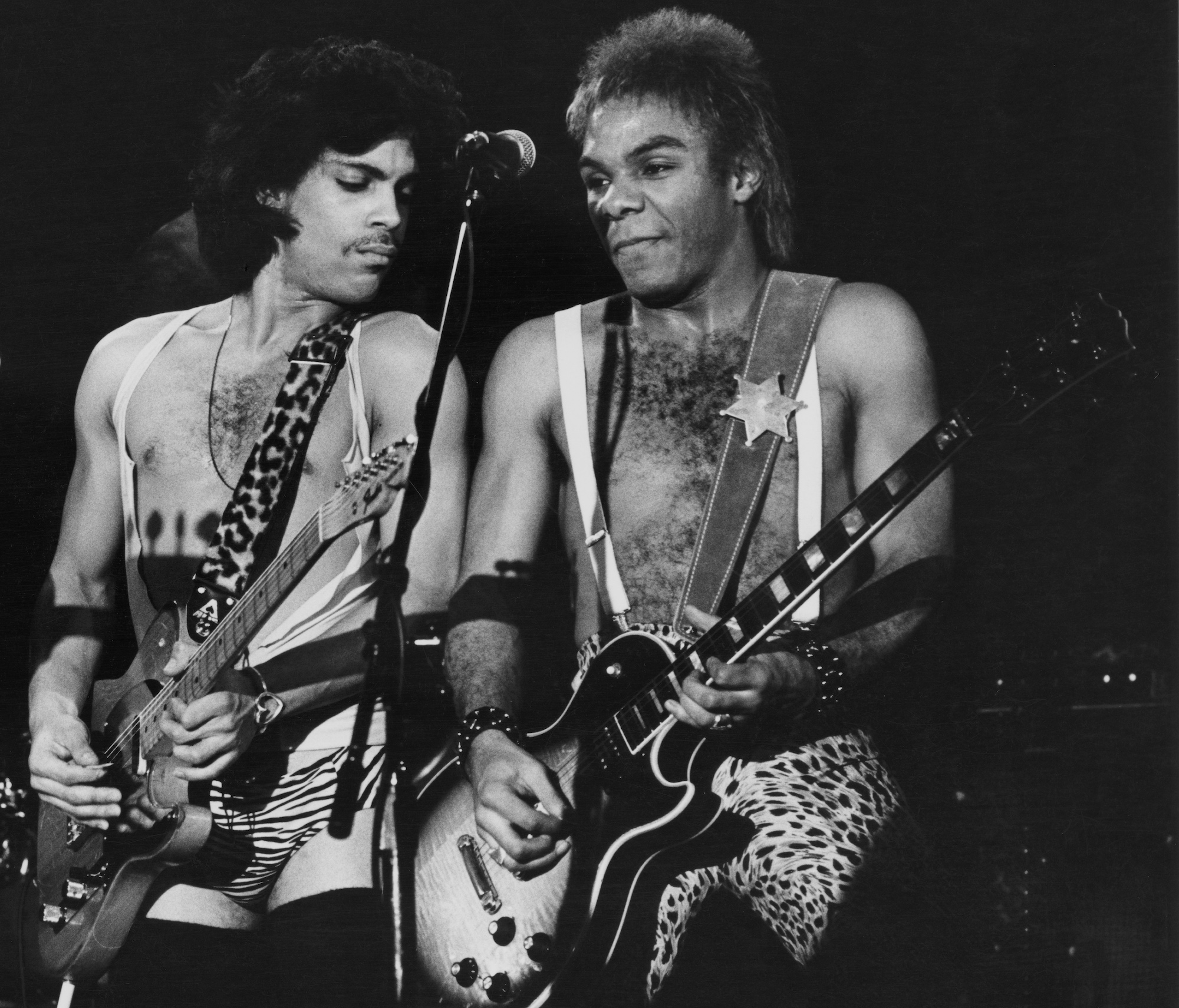 Prince (left) and Dez Dickerson perform onstage in 1981