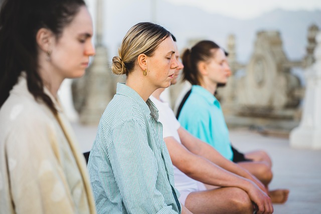 Research: Being Well Connected Isn’t Always Good for Your Career