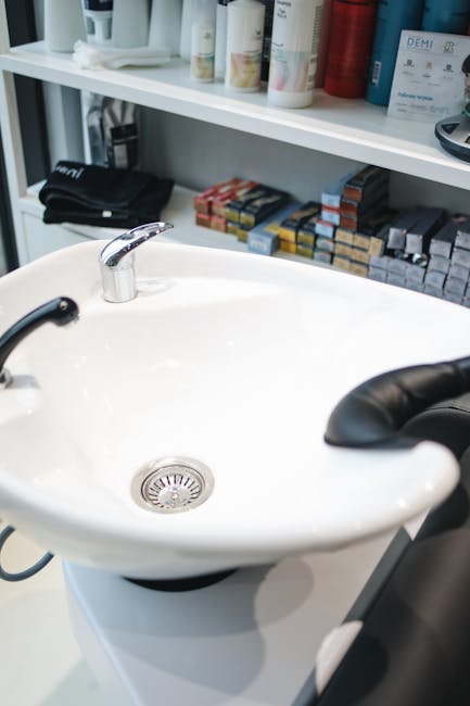 The 8 Best Hair Styling Products for Men, According to Grooming Experts