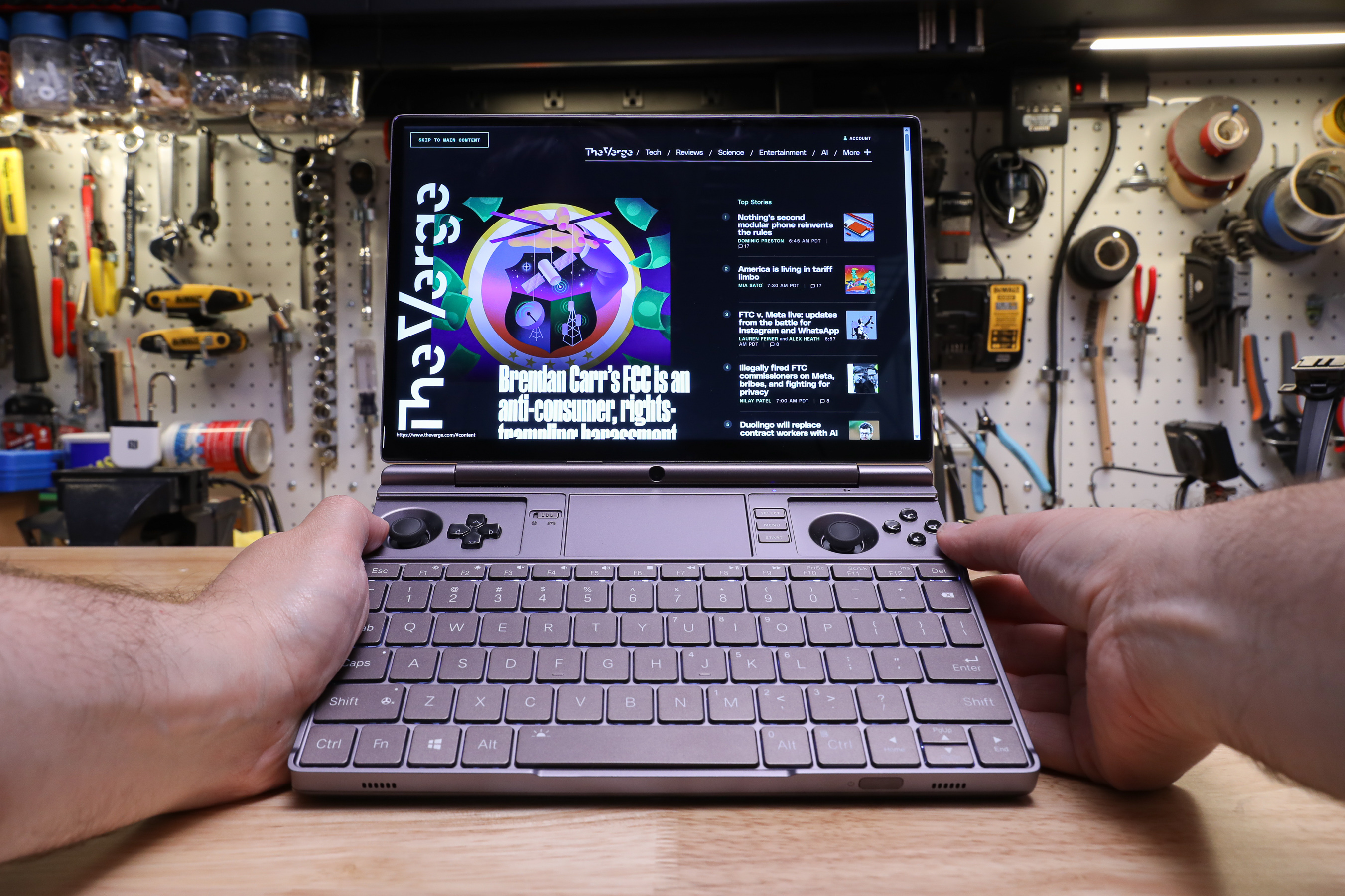 gpd-win-max-2-sean-hollister-331A1151