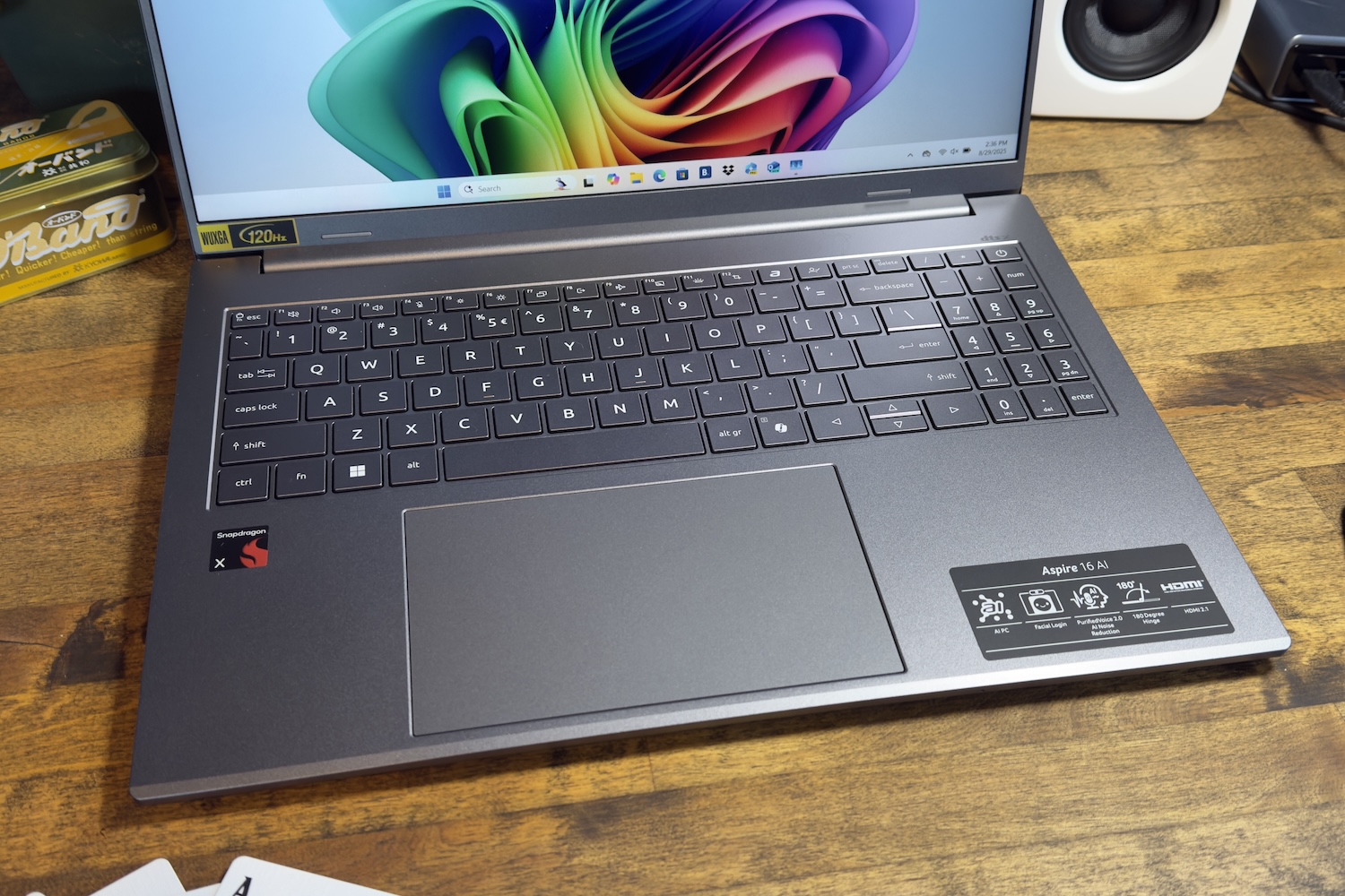 Acer Aspire 16 AI keyboard