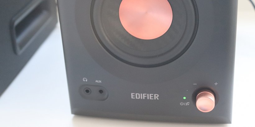 Close up of the Edifier MR5 speakers